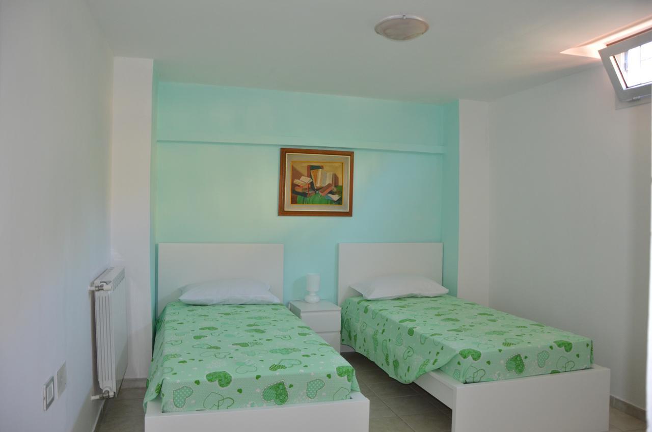 Hotel Made In Brazil à Gardone Riviera Extérieur photo